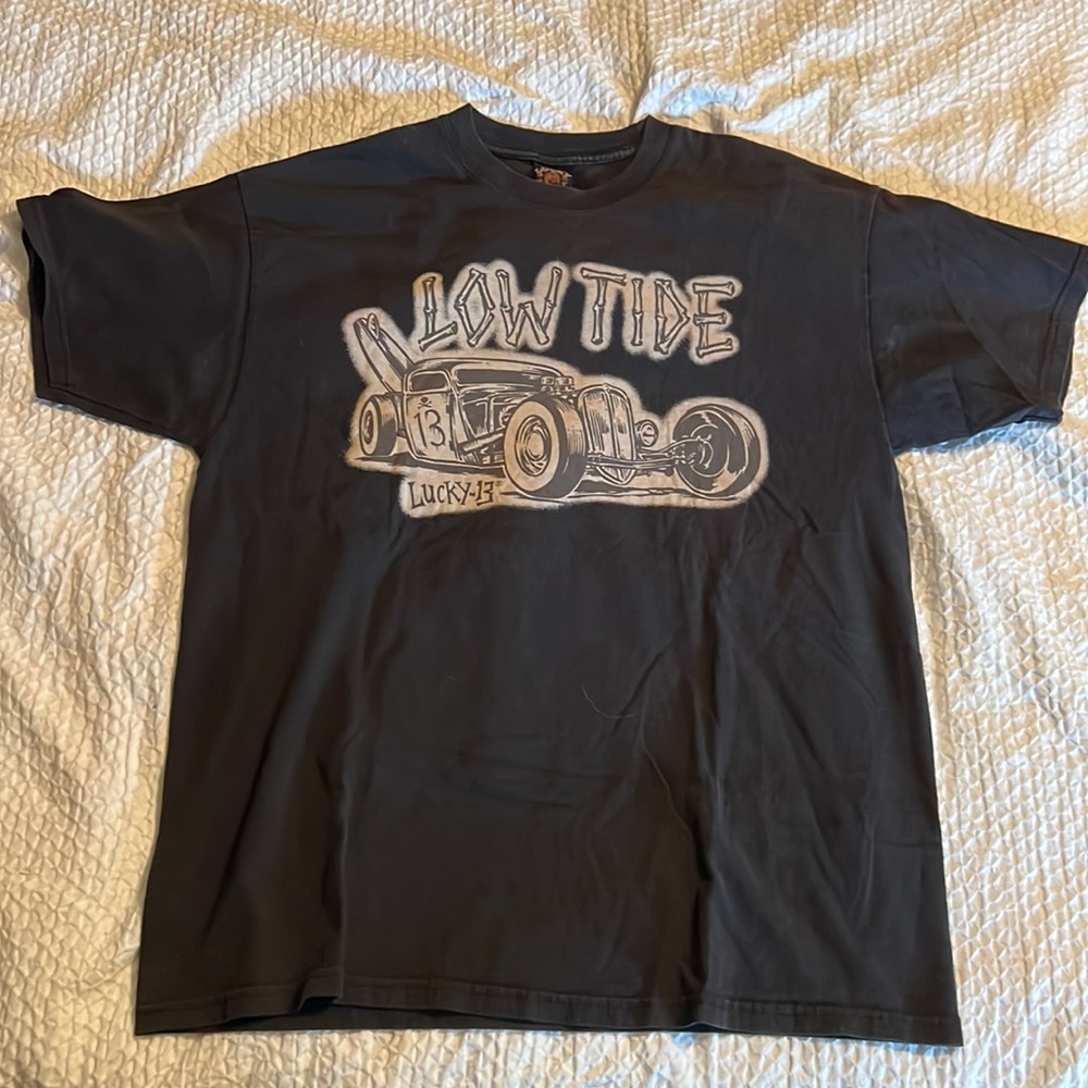 Black tshirt
